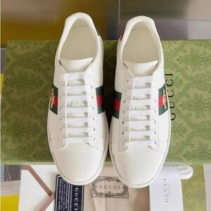 Gucci White Sneakers with Green and Red Stripes